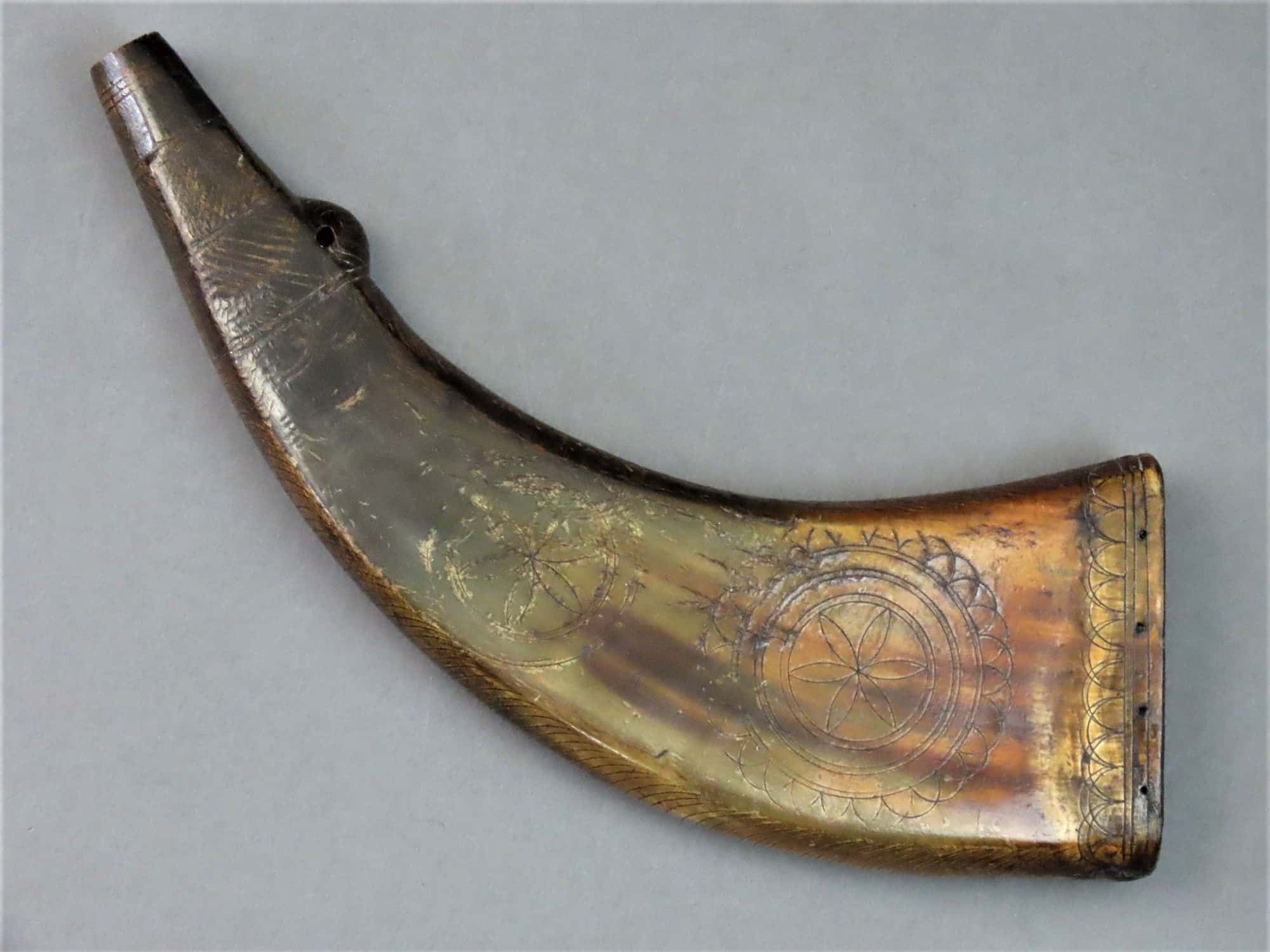 Early 18th Century Highland Scottish Powder Horn – Alban Arms & Armour
